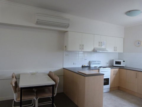 Glenelg Holiday Apartments - Corfu - Accommodation Port Hedland 7