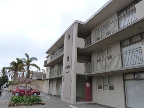 Glenelg Holiday Apartments - Corfu - Accommodation Port Hedland 1