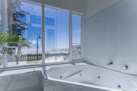 Seawall Apartments - Accommodation Port Hedland 4