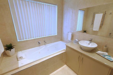 Casavino Luxury Villa - Accommodation Port Hedland 26