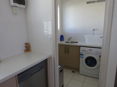 Selene Holiday Apartment @West Beach - Accommodation Port Hedland 18