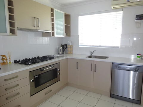 Selene Holiday Apartment @West Beach - Accommodation Port Hedland 16
