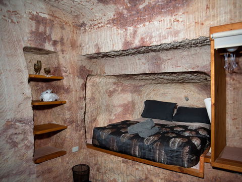 Ali\'s Underground Studio - Accommodation Port Hedland 9