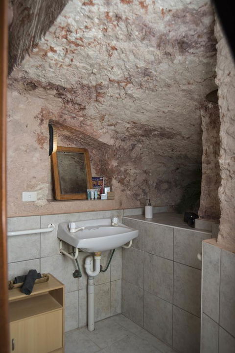 Ali\'s Underground Studio - Accommodation Port Hedland 10