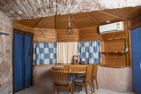 Ali\'s Underground Studio - Accommodation Port Hedland 6