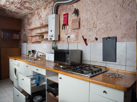 Ali\'s Underground Studio - Accommodation Port Hedland 4