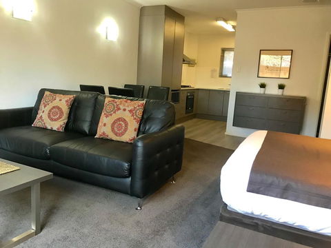Adelaide DressCircle Apartments - Archer Street - Accommodation Port Hedland 2