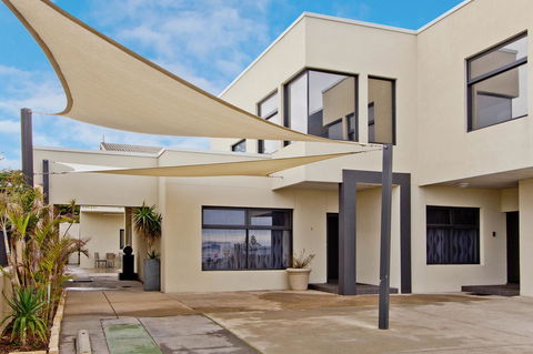 Atlantic West Beach Apartments - Accommodation Port Hedland 0