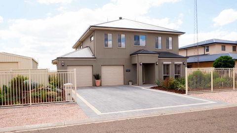 Rezare House Bed & Breakfast - Accommodation Port Hedland 0