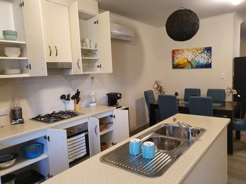 Explore Adelaide, Gawler, The Barossa And Clare Valleys All-in-one - Accommodation Port Hedland 7