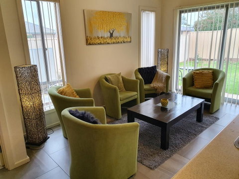 Explore Adelaide, Gawler, The Barossa And Clare Valleys All-in-one - Accommodation Port Hedland 1