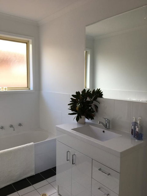 Windsor Gardens Home - Accommodation Port Hedland 11