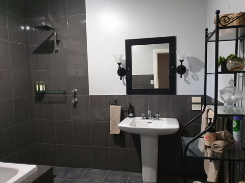 Amy\'s House Bed & Breakfast - Accommodation Port Hedland 4