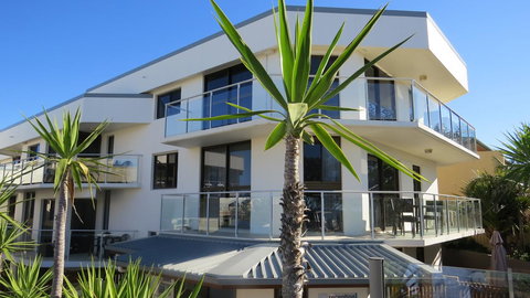 Bayview Beachfront Apartments, In Town Right On The Beach - Accommodation Port Hedland 14