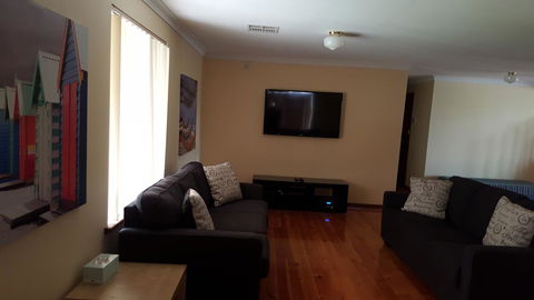 Breeze On Scenic - Accommodation Port Hedland 1