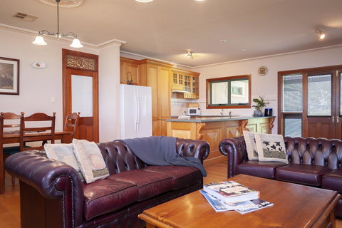 Angaston Saleyards Luxury Accommodation - Accommodation Port Hedland 5
