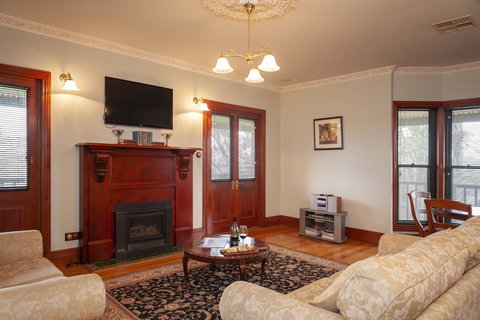 Angaston Saleyards Luxury Accommodation - Accommodation Port Hedland 8