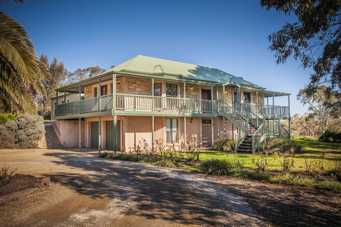Angaston Saleyards Luxury Accommodation - Accommodation Port Hedland 0