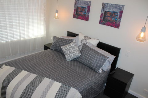 Christophers Villa - Accommodation Port Hedland 16
