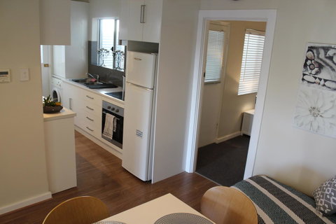 Christophers Villa - Accommodation Port Hedland 19