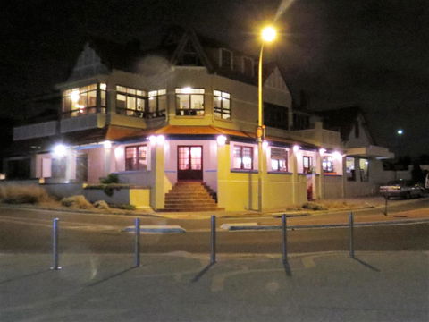 McCloud House - Accommodation Port Hedland 8