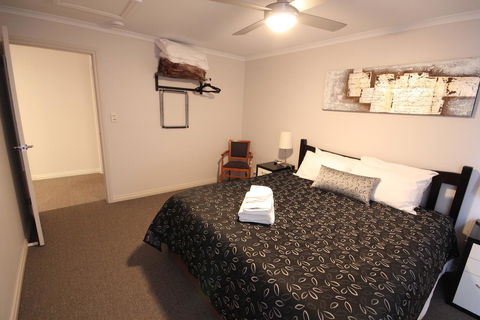 Port Vincent Motel & Apartments - Accommodation Port Hedland 1