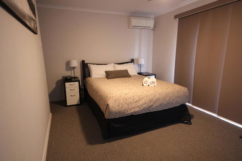 Port Vincent Motel & Apartments - Accommodation Port Hedland 9