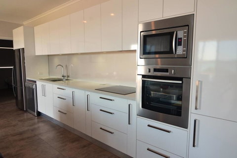 Beachview - Accommodation Port Hedland 12