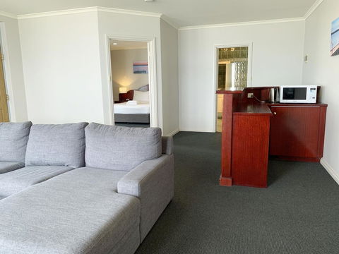 Hilton Beachfront Motel - Accommodation Port Hedland 16