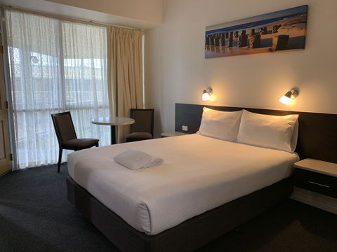Hilton Beachfront Motel - Accommodation Port Hedland 1