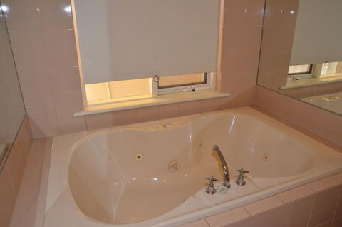 The Bluff Resort Apartments - Accommodation Port Hedland 37
