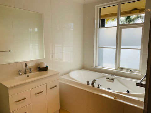 The Bluff Resort Apartments - Accommodation Port Hedland 3