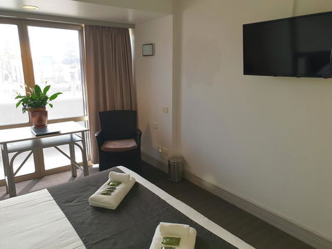 Nightcap At Hotel Victor - Accommodation Port Hedland 5