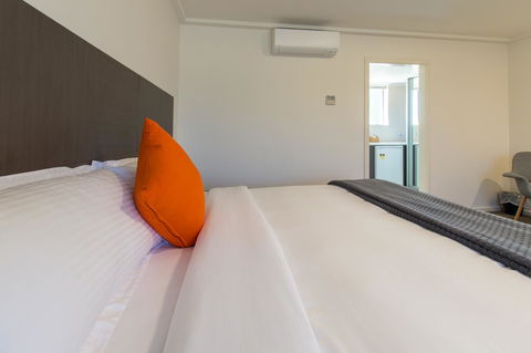 Mick O\'Sheas - Accommodation Port Hedland 15