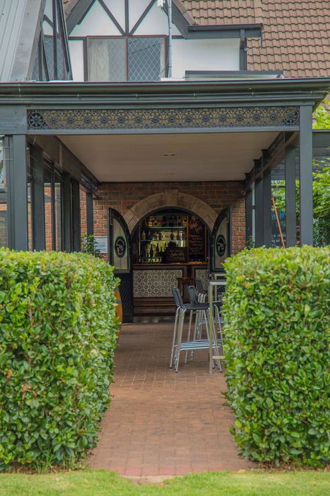 Mick O\'Sheas - Accommodation Port Hedland 40