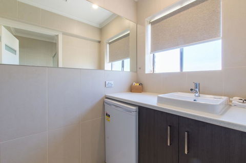 Mick O\'Sheas - Accommodation Port Hedland 26