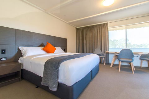 Mick O\'Sheas - Accommodation Port Hedland 0