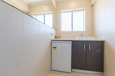 Mick O\'Sheas - Accommodation Port Hedland 27