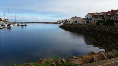 Townhouse On The Marina - Accommodation Port Hedland 14