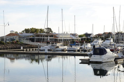 Townhouse On The Marina - Accommodation Port Hedland 12