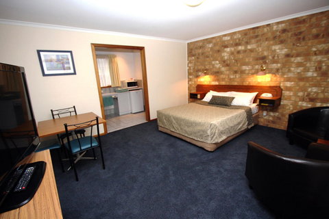 Clare Central - Accommodation Port Hedland 16