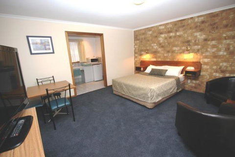Clare Central - Accommodation Port Hedland 12