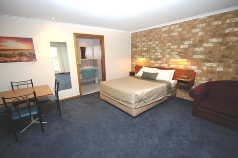 Clare Central - Accommodation Port Hedland 22