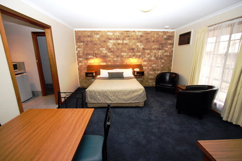 Clare Central - Accommodation Port Hedland 17