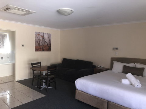 Clare Central - Accommodation Port Hedland 4