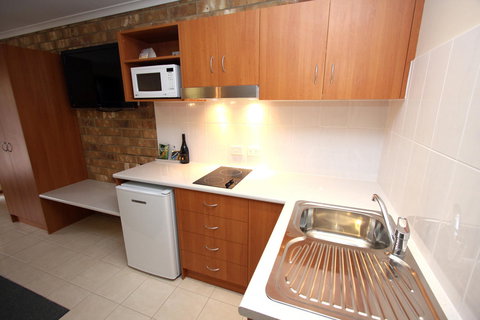 Clare Central - Accommodation Port Hedland 10
