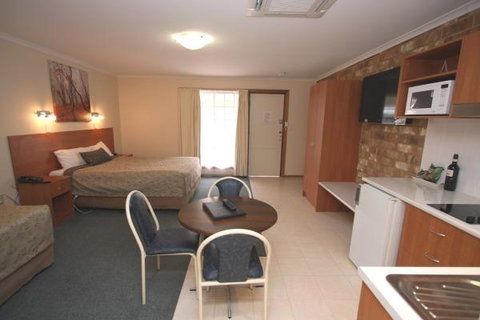 Clare Central - Accommodation Port Hedland 38