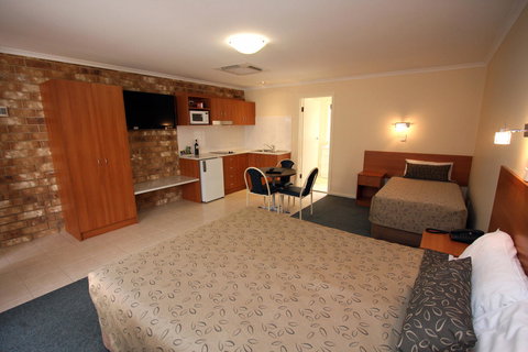 Clare Central - Accommodation Port Hedland 19