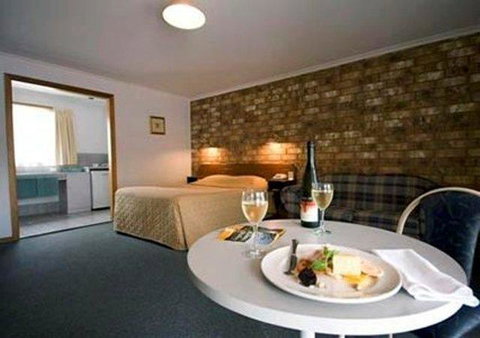 Clare Central - Accommodation Port Hedland 30