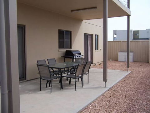 Relax On Par - Accommodation Port Hedland 10